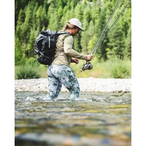 Рюкзак Simms Flyweight Backpack New Smoke (14432-040-00) Рюкзак Simms Flyweight Backpack New Smoke (14432-040-00)