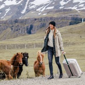 Чемодан Epic Phantom BIO (L) Natural White Чемодан Epic Phantom BIO (L) Natural White