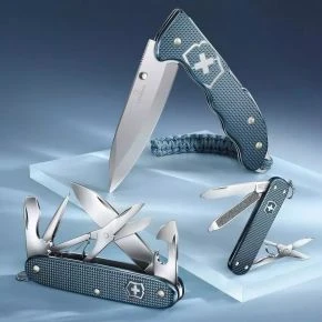 Швейцарський ніж Victorinox Classic SD Alox Limited Edition 2026 58 мм, 5 функцій, синій Glacial Blue (0.6221.L26)
