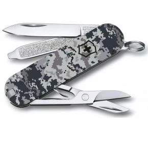 Швейцарський ніж Victorinox Classic SD 58 мм, 7 функцій, синій, принт піксельний камуфляж (0.6223.3_W3942pw)
