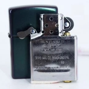 Бензинова запальничка Zippo Iridescent, переливчаста бірюзово-фіолетова (49146)
