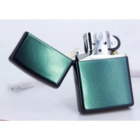 Бензинова запальничка Zippo Iridescent, переливчаста бірюзово-фіолетова (49146)