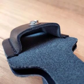 Шкіряний чохол для запальнички Zippo з вирізом під палець, чорний (LPTBK)